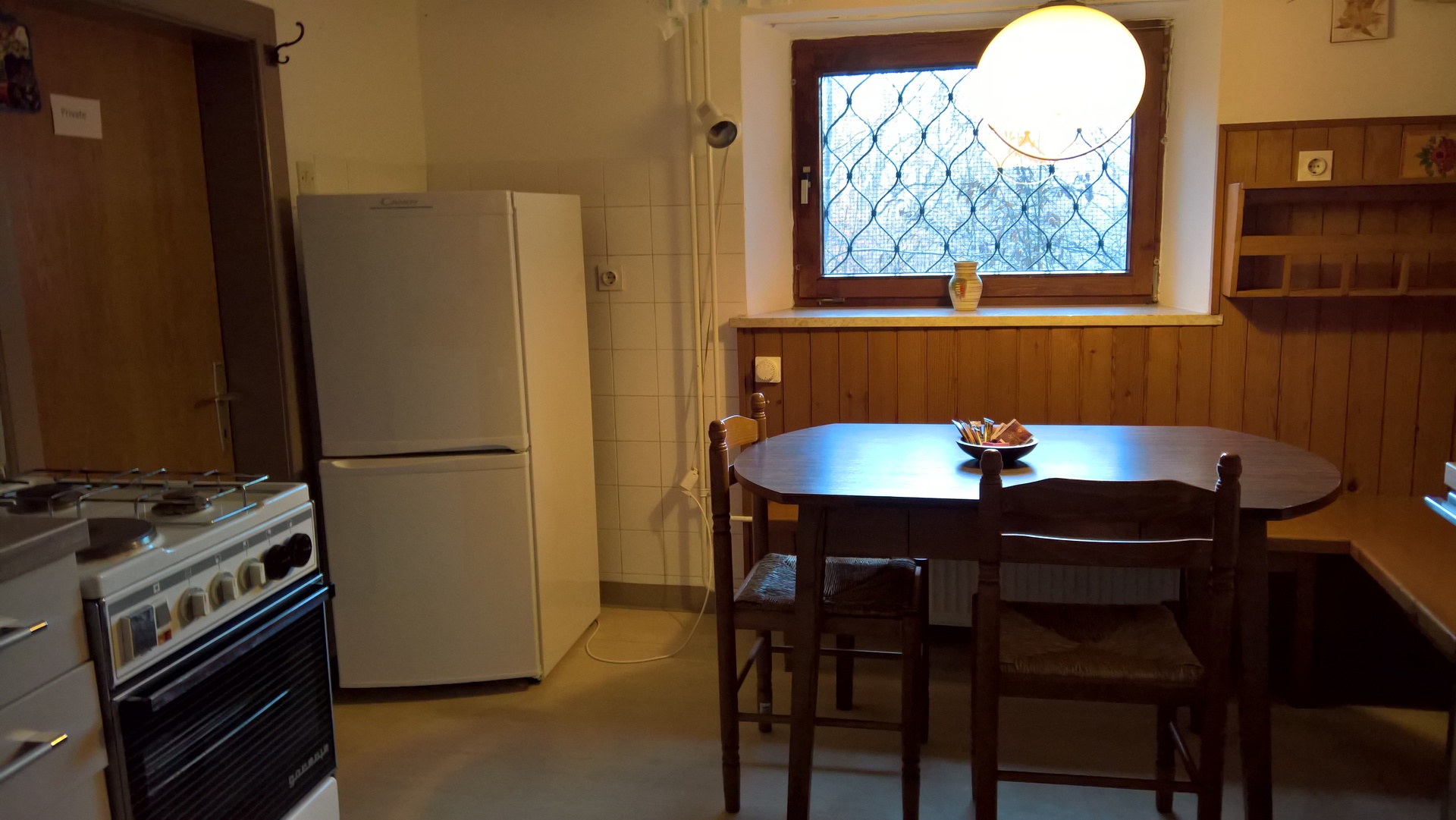 A general overview of the kitchen appliances.